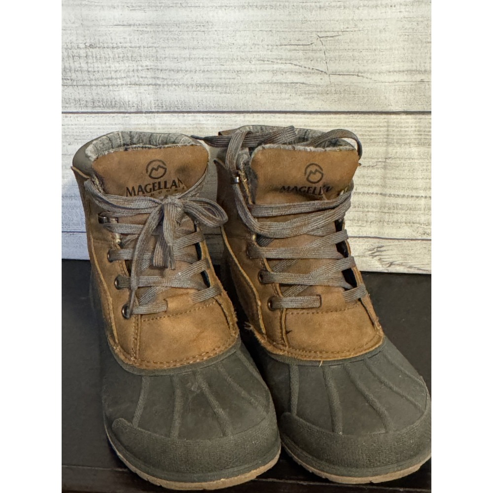 Magellan Outdoors Men's Lace Up Boots Model 180-472 Brown Size 7 Hiking